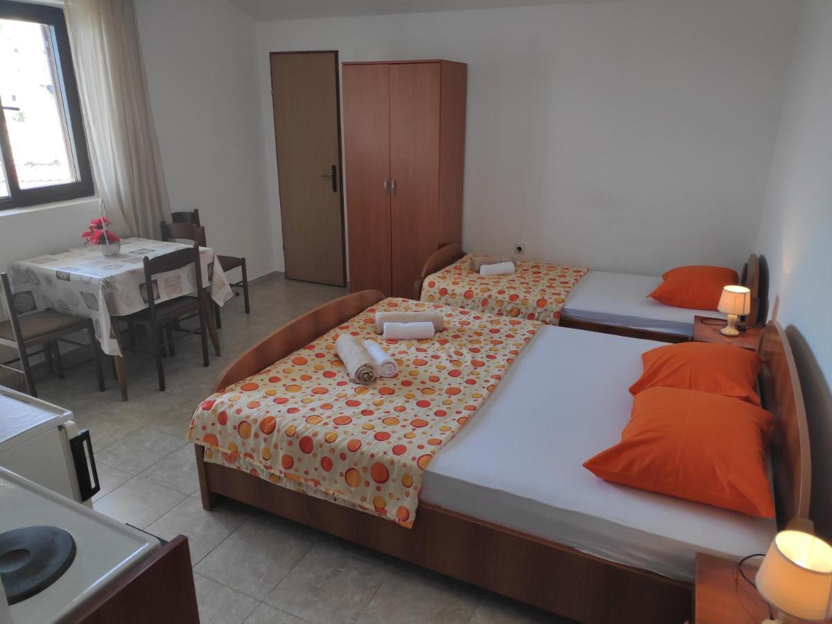 Apartmani Vitic Бар Екстер'єр фото