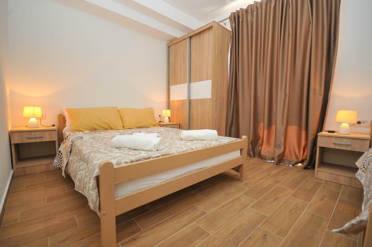 Apartmani Vitic Бар Екстер'єр фото